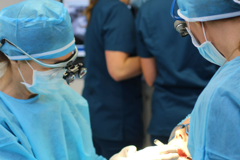 rechazo de implantes dentales