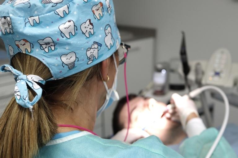 Clínica Dental Villalaín. Hay que esperar entre prótesis e implante
