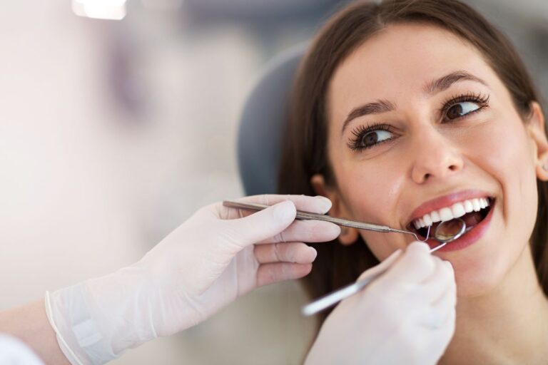 Cómo afecta el estrés a tu salud dental - - Villalain - Clínica dental en Aviles