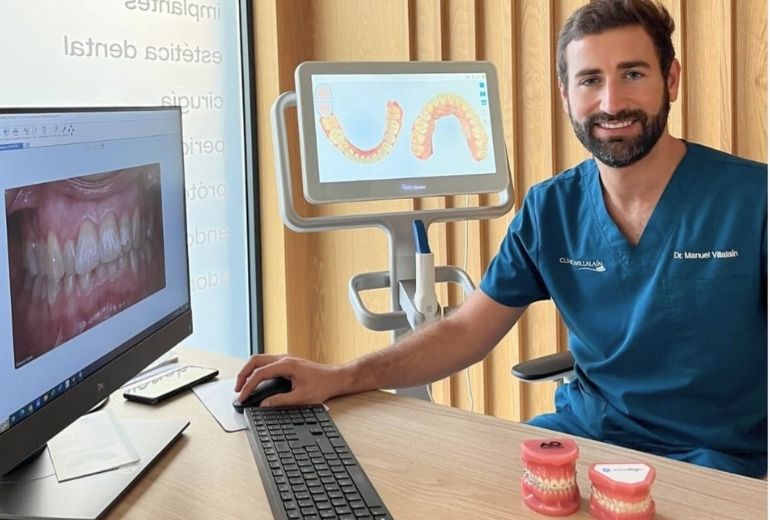 ortodoncia por segunda vez. Doctor Villalain en clinida dental de Aviles haciendo tratamiento de ortodoncia