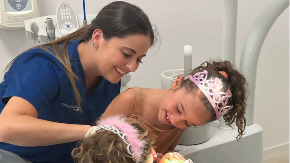 como aliviar el dolor de la dentificacion de mi hijo dentista odontopediatra en aviles clinica dental villalain