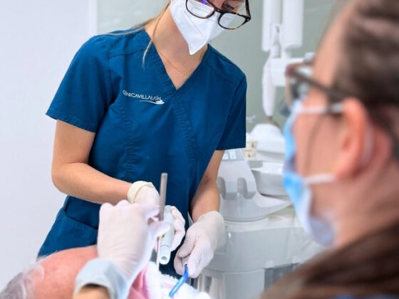 Cirugía guiada de implantes dentales
