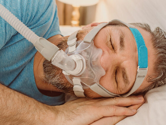 Cómo solucionar el despertar con la boca seca si usas CPAP